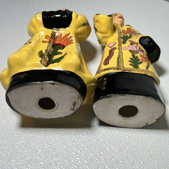 Vintage HandPainted Figurines Gold Trim Set of 2 - Picture 11 of 11